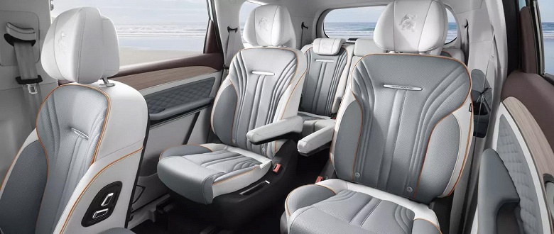 7-местный минивэн Forthing Yacht с мотором Mitsubishi&nbsp;подешевел в России на 700 тыс. рублей, но скидка предоставляется не всем